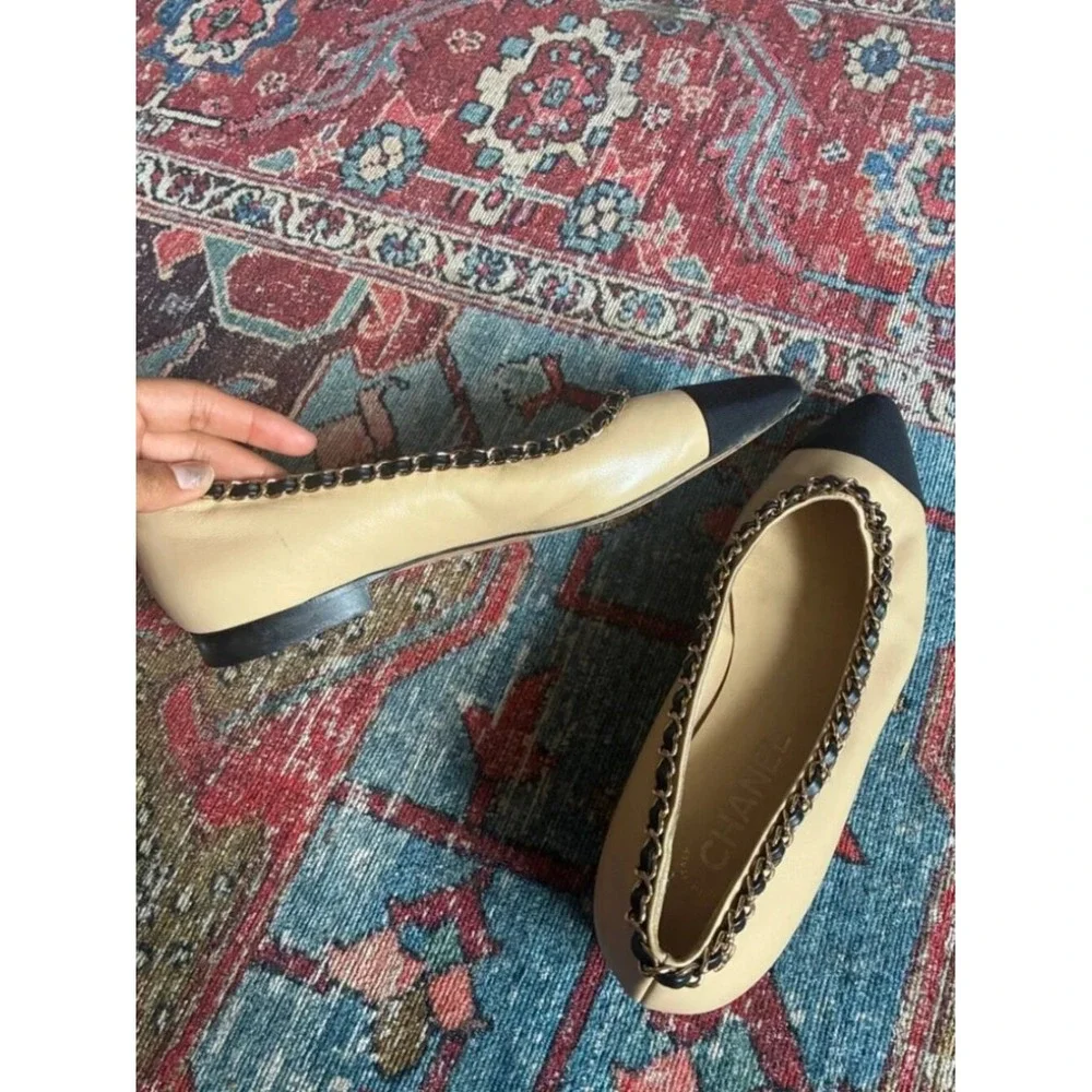 CHANEL chain detail CC logo CC Charm cap toe pointed flats shoes 36.5